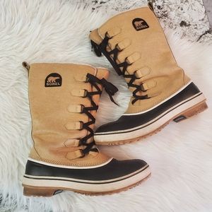 Sorel 8.5 tan and black boots